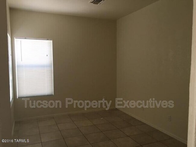 Building Photo - 5244 S Via Laguna Blanca
