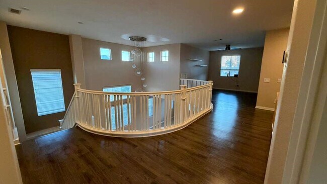 Building Photo - 28622 High Ridge Dr