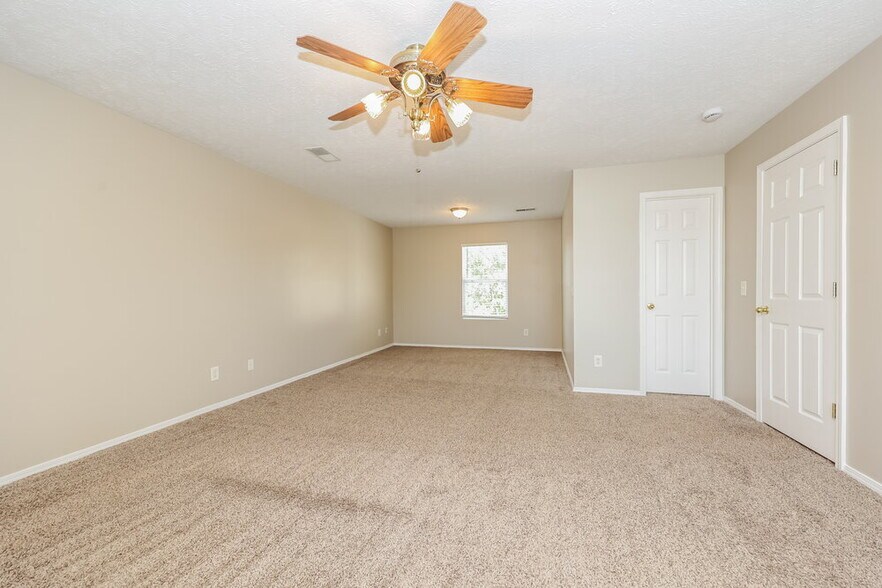 Building Photo - 2694 Sutherland Dr