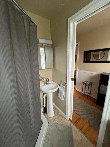 Building Photo - 3512 Harrison Ave