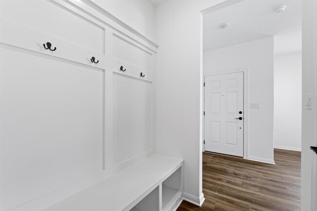 Building Photo - 2725 Woodall Dr