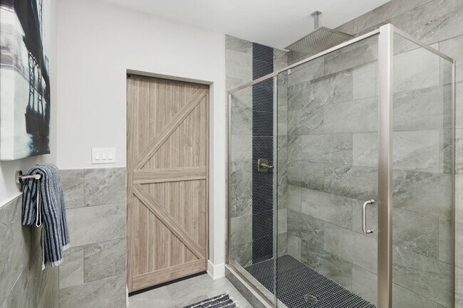 Building Photo - Modern Brewerytown Home