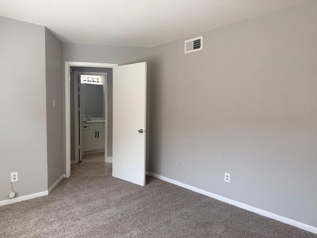 Building Photo - 3004 Gilmar Dr