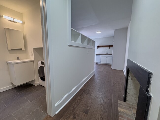 Building Photo - 1832-34 Callowhill St