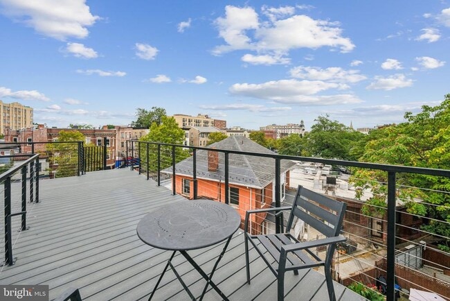 Building Photo - 1614 Kilbourne Pl NW