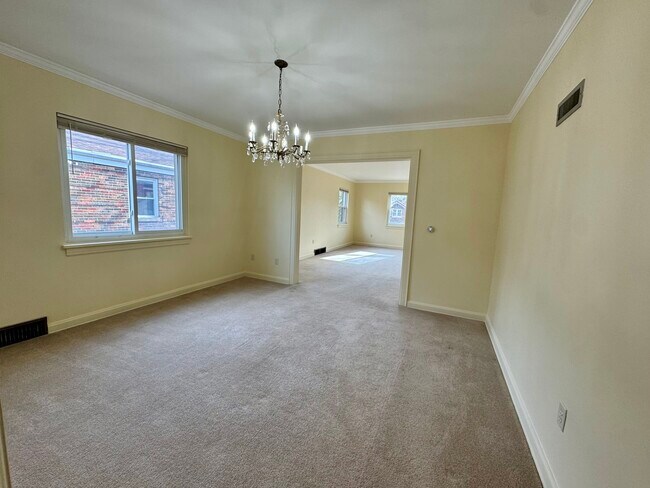 Building Photo - 234 E Pleasant St