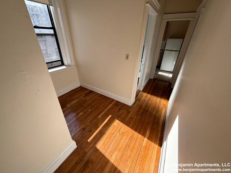 Building Photo - 1263 Commonwealth Ave