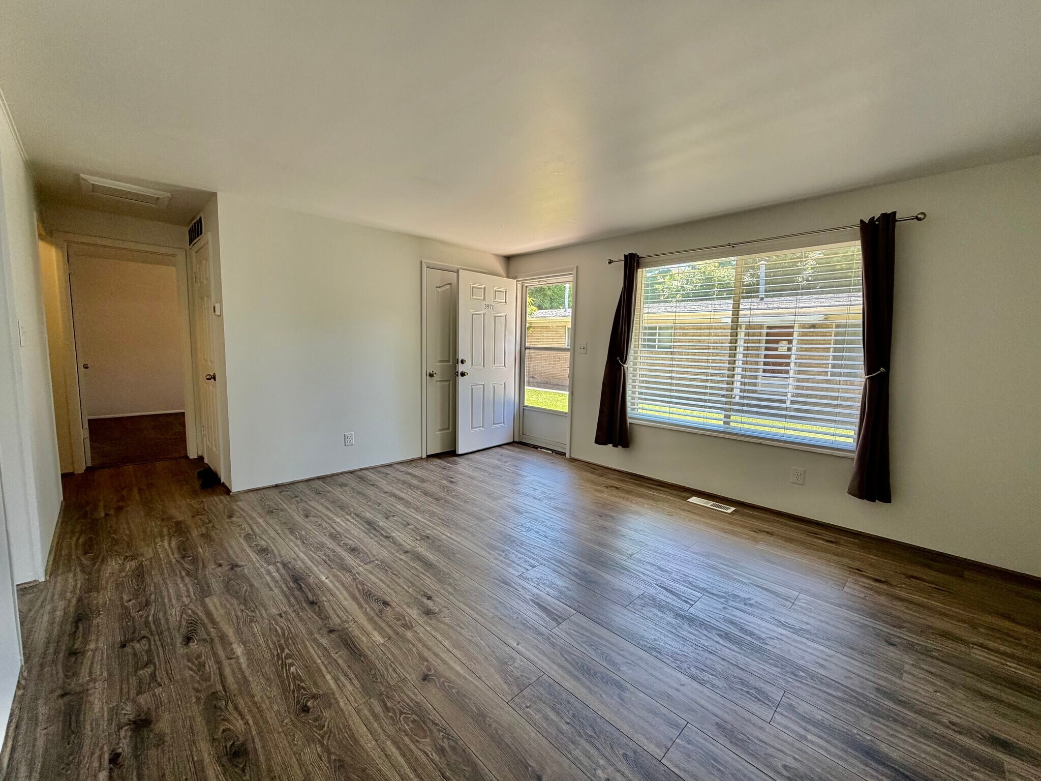 Building Photo - 3971 S 400 E