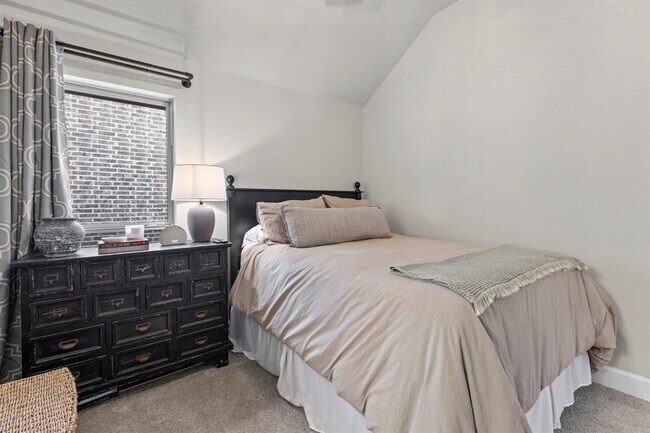 Building Photo - 313 Terrene Trl