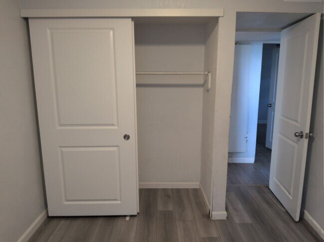 Building Photo - Updated 3 bedroom in 80010 - Move in Ready!