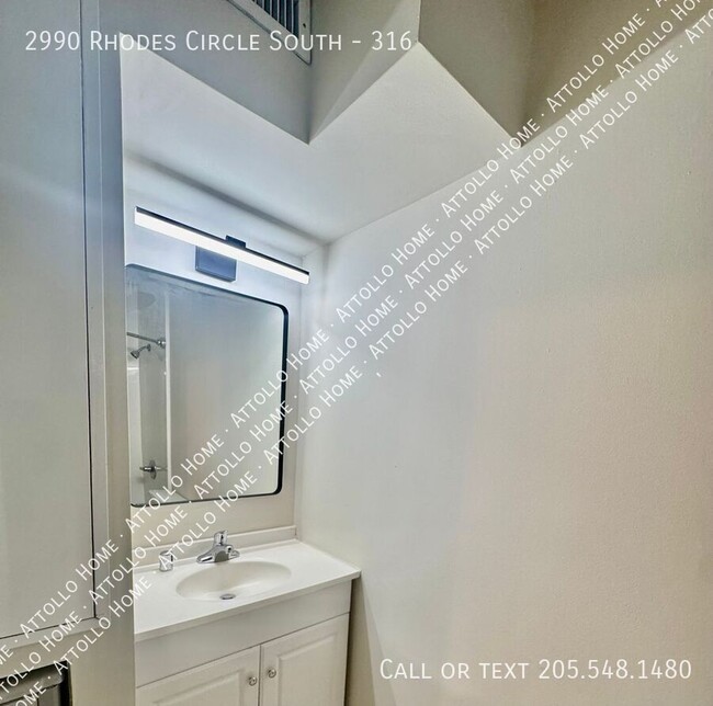 Building Photo - Best Price in Highland Park! Steps from Rh...