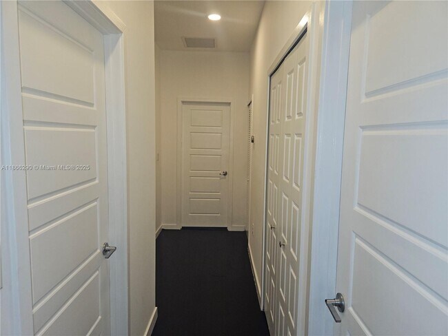 Building Photo - 17606 SW 149th Pl