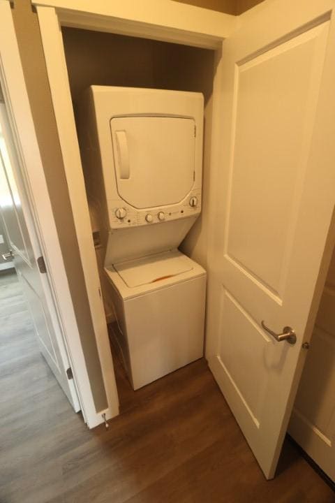 Building Photo - 465 16th St SE