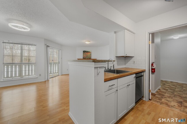 Building Photo - 55 Leafwood Ln