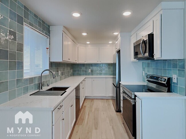 Building Photo - 4729 Delridge Wy SW