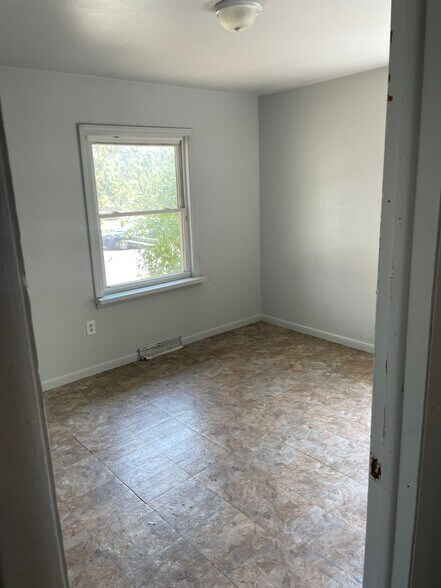 Building Photo - 415 N Providence Rd