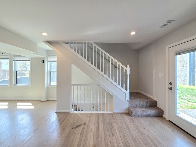 Building Photo - 10810 Norman Ave