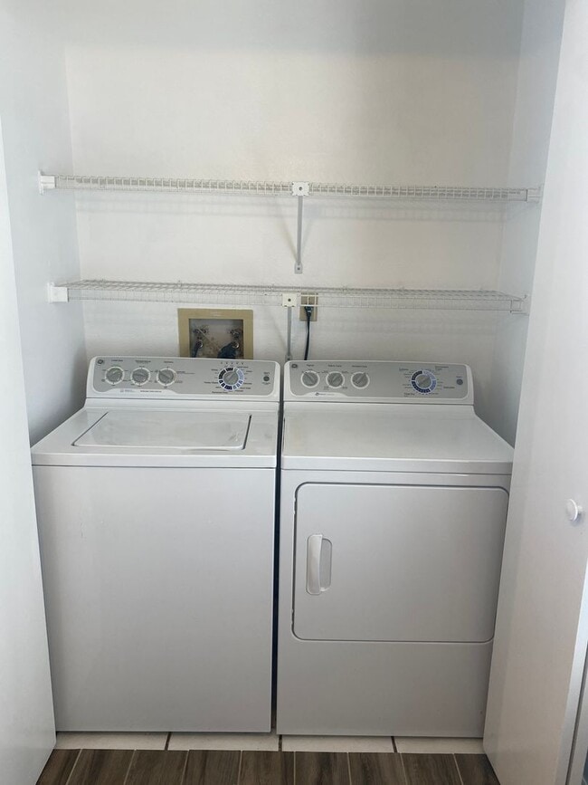 Building Photo - !!!Move In Special!!! 3/2.5 IN BEACON HILL...