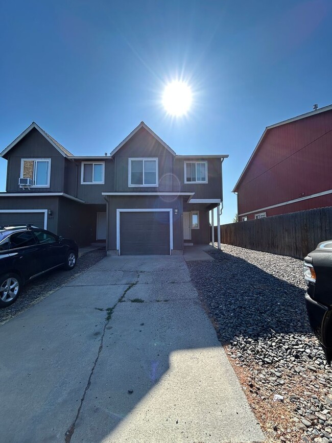 Primary Photo - 3 Bedroom / 2.5 Bathroom Townhouse in SW R...