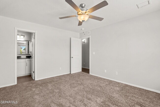 Building Photo - 778 Lemington St