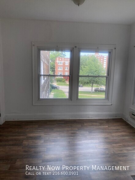 Building Photo - 11871 Lake Ave