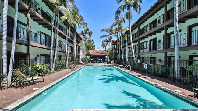 Primary Photo - Los Caballeros #211