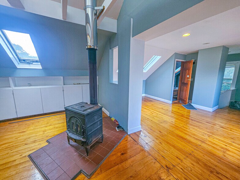 Building Photo - 8 Randall St