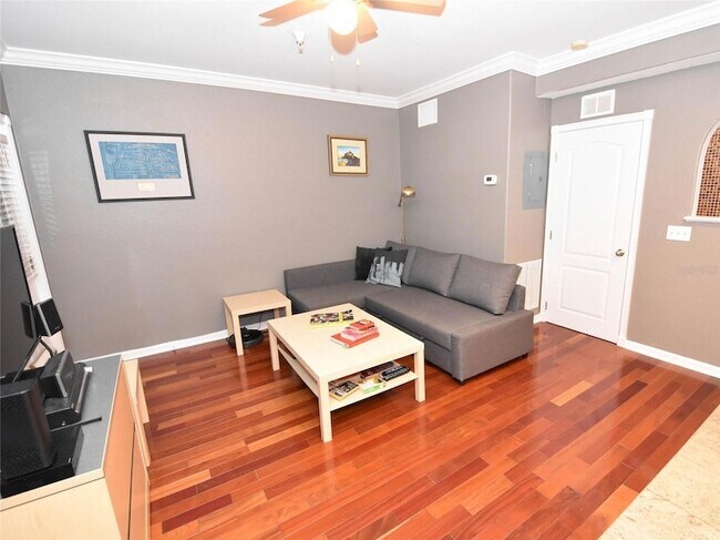 Building Photo - 201 6th St S