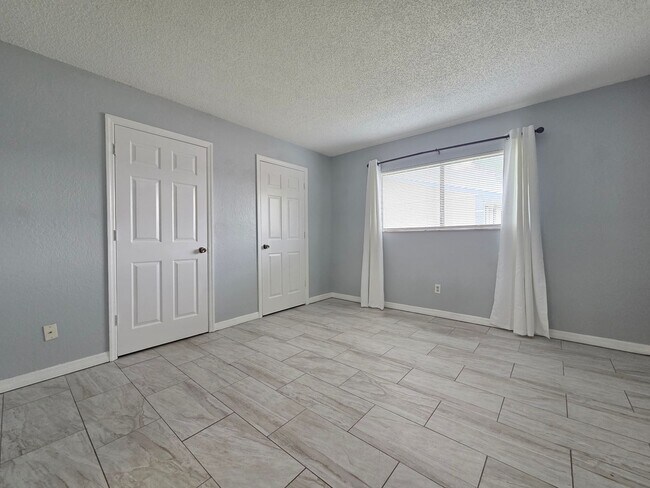 Building Photo - 605 Northlake Blvd