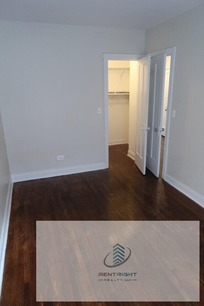 Building Photo - 1 bedroom in Chicago IL 60626