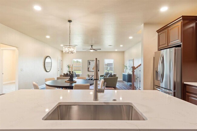 Building Photo - 1504 Sandpiper Ln