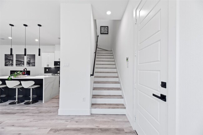 Building Photo - 7212 England St