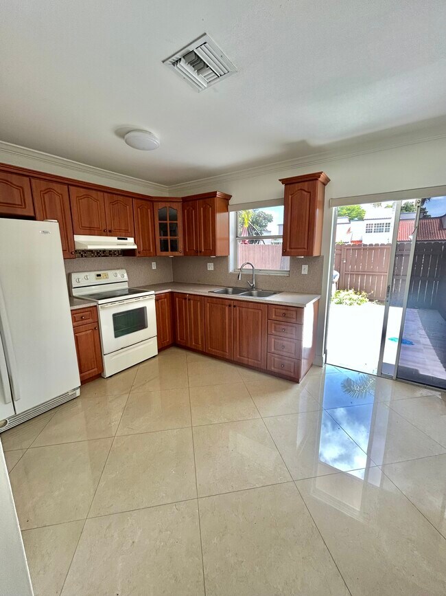 Building Photo - 6435 SW 129th Pl