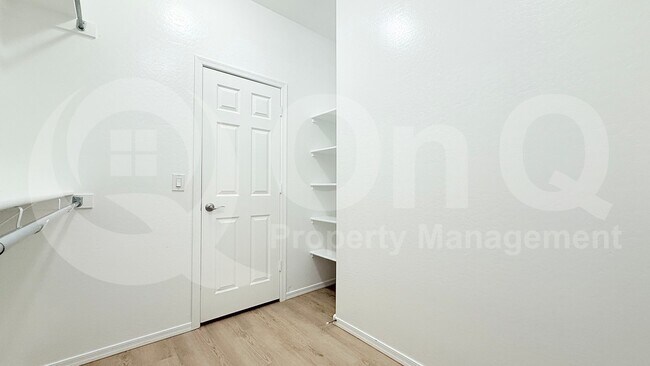 Building Photo - 862 East Gold Dust Way