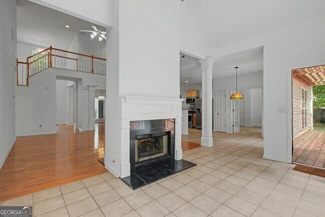 Building Photo - 255 Squire Ln