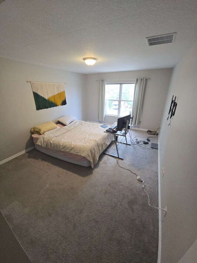 Building Photo - Modern 3 Bedroom 2.5 Bath in Gibsonton