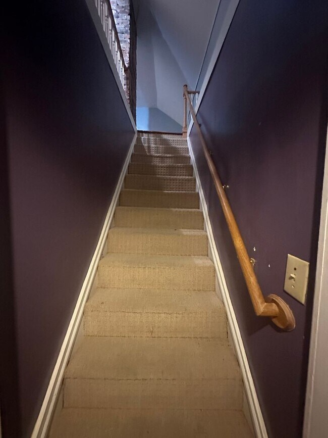 Building Photo - Gorgeous 3 Bed 2 Bath Haymount Home