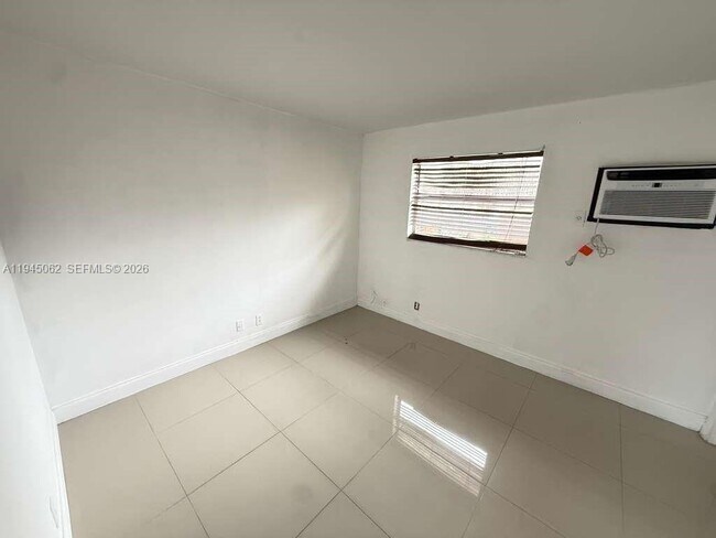 Building Photo - 101 NE 41st St