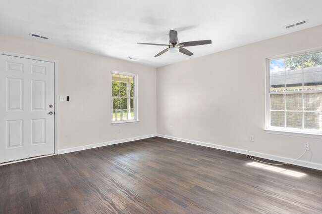 Building Photo - 2206 Berkley Ave