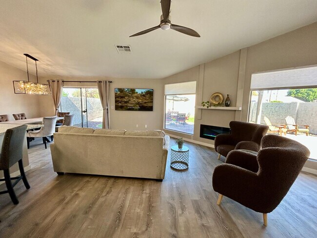 Building Photo - 4212 E Sandia St