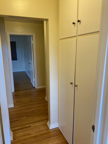 Building Photo - 214 Bellino Dr