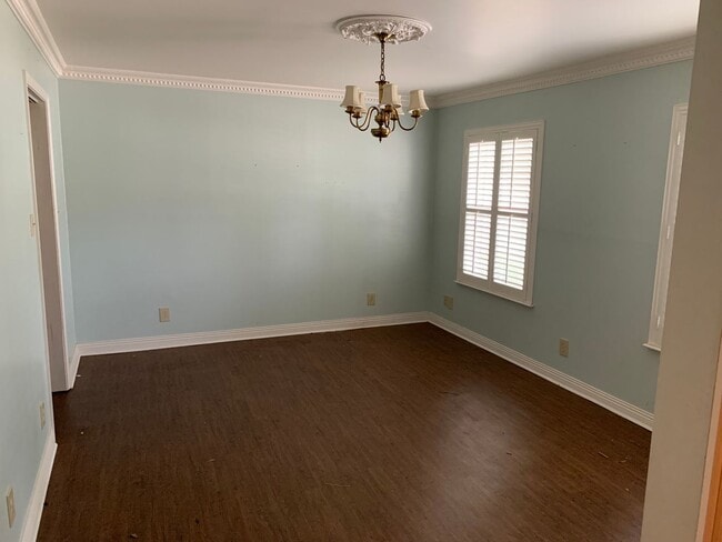 Building Photo - Beautiful Condo in Normandy Village. All u...