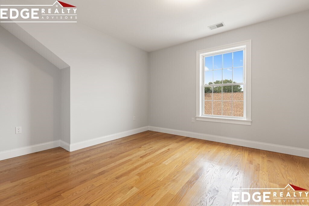 Building Photo - 58 Holton St