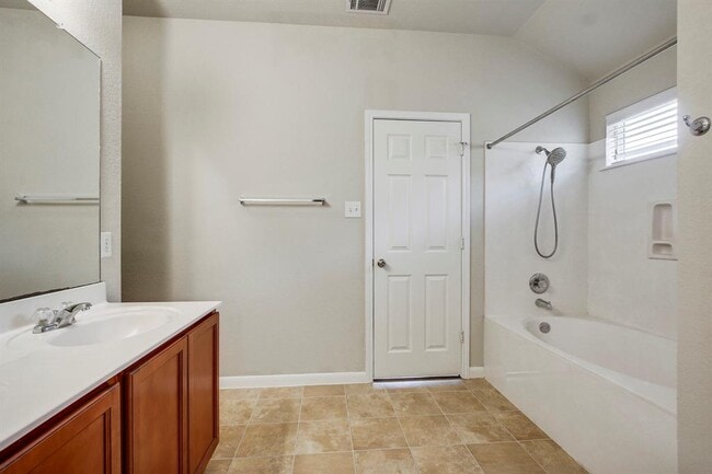 Building Photo - 507 Teron Dr