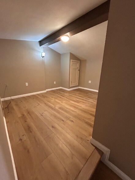 Building Photo - 1388 Hartsdale Dr