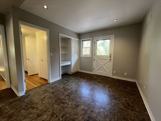 Building Photo - Beautiful 3-Bedroom Home with Remodeled Kitchen, Dual Living Spaces & Spacious Backyard