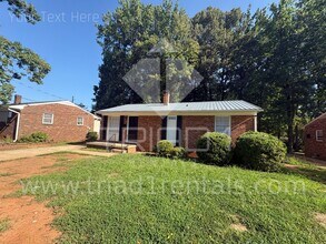 Building Photo - 702 W Fairfield Rd