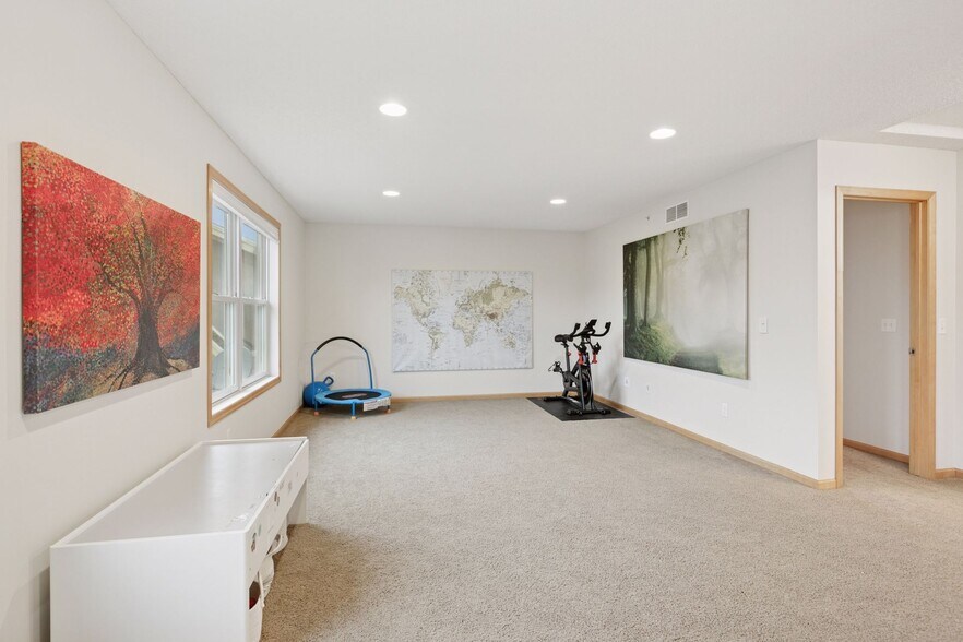 Building Photo - 10749 Falling Water Ln