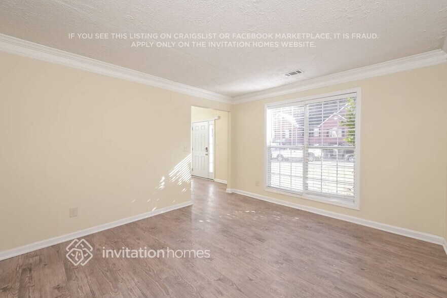 Building Photo - 6521 Carriage Ln