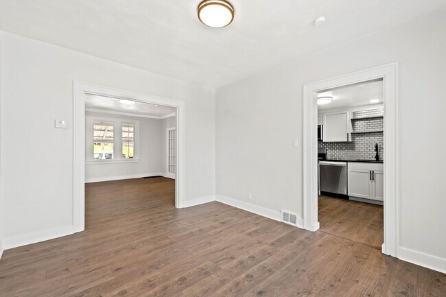 Building Photo - Beautiful 3 bedroom home in Homestead available July 10!